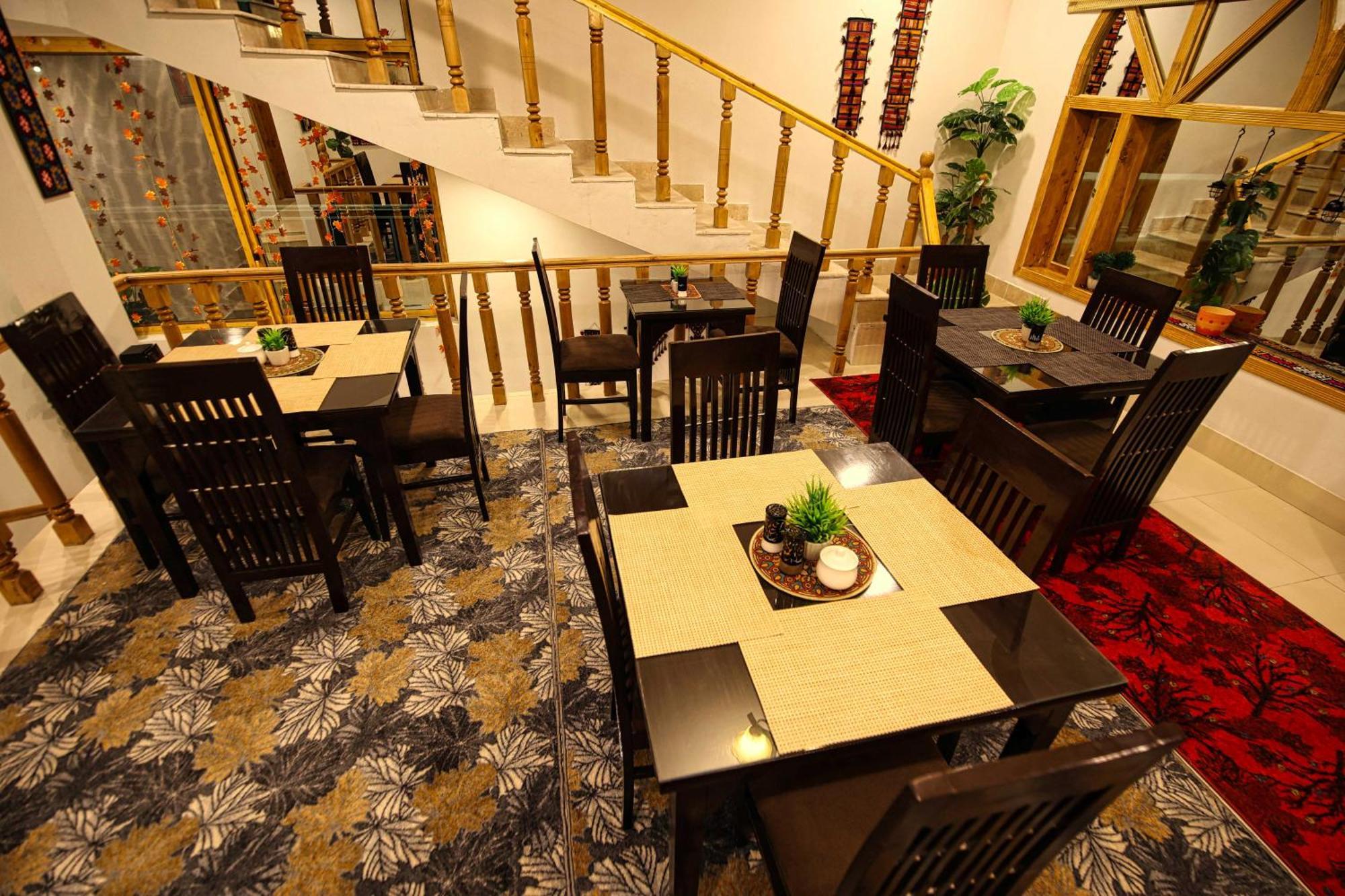 מלון גילגיט Oak Residency מראה חיצוני תמונה